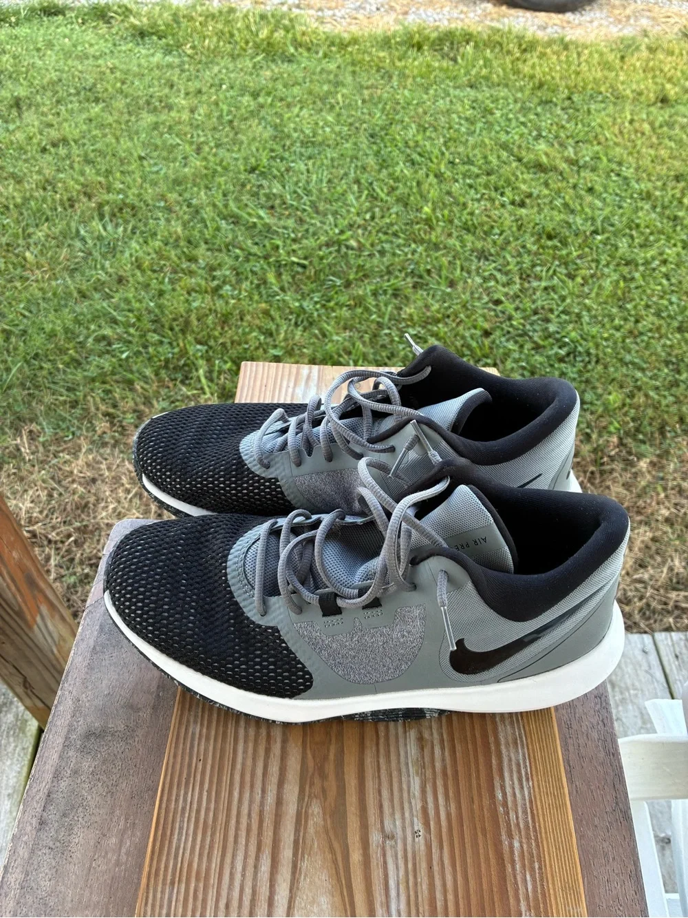 Nike Men's Gray and Black basketball Shoes